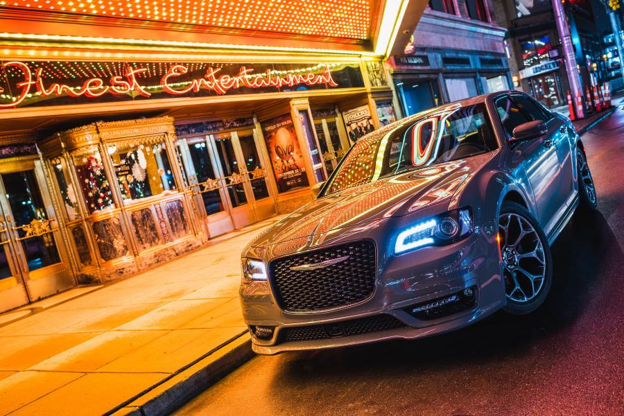  Chrysler 300S Sport Appearance Package (LX2) 2016 года  (фото 16 из 27)